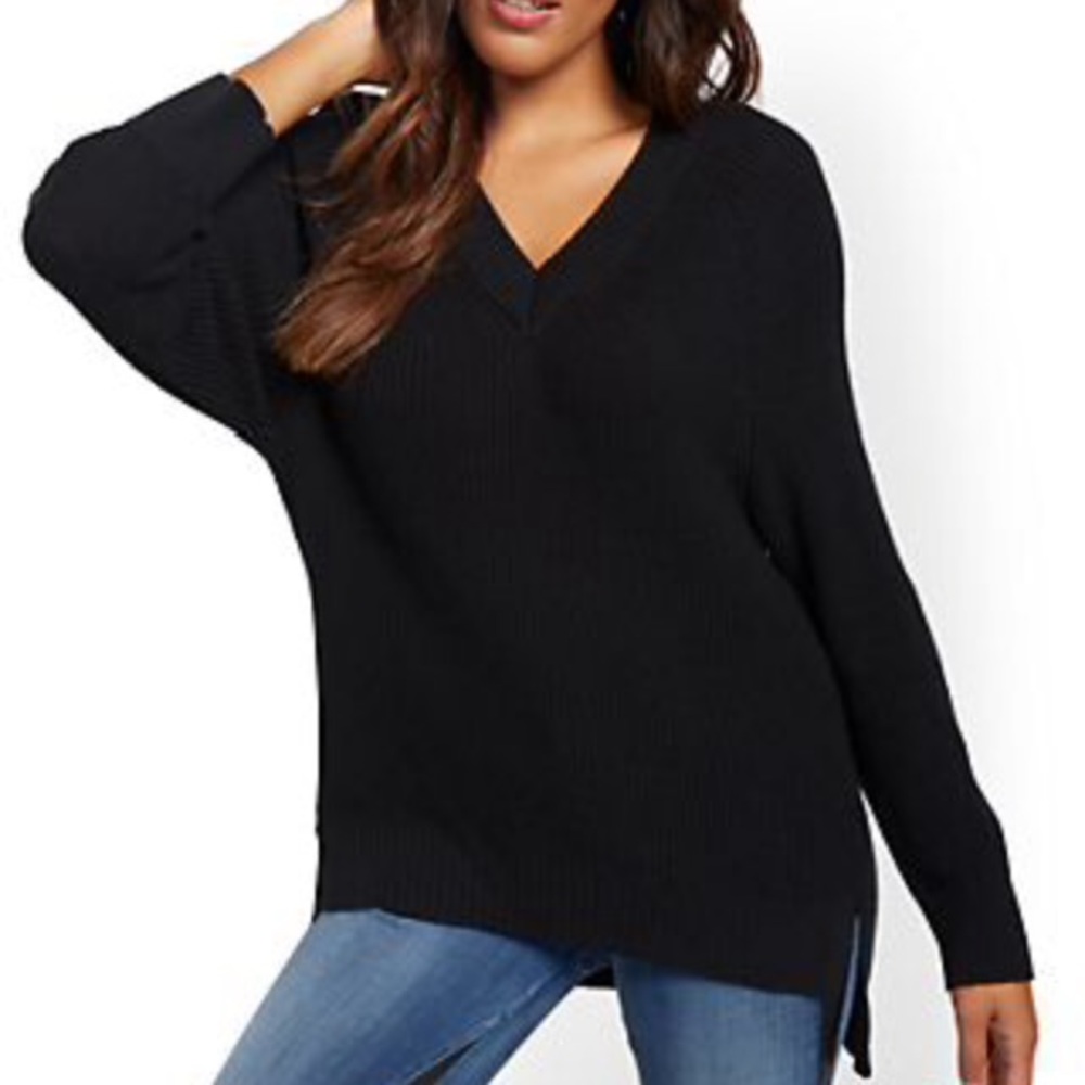 NWT v neck tunic sweater top